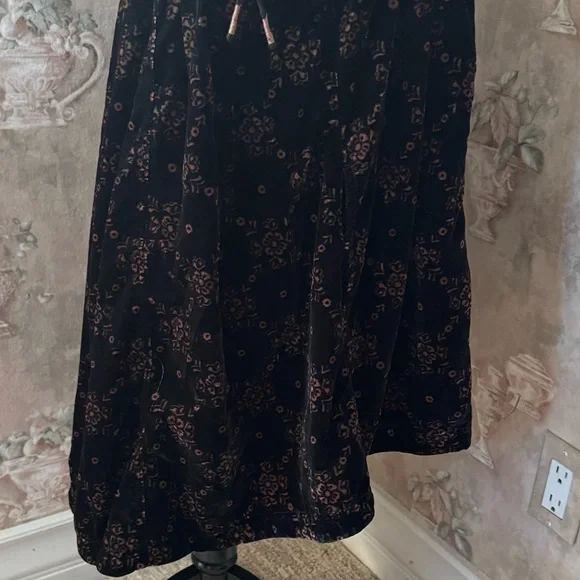 FREE PEOPLE SUMMER CAMP BLACK  VELVET FLORAL DRESS MEDIUM - Picture 11 of 11